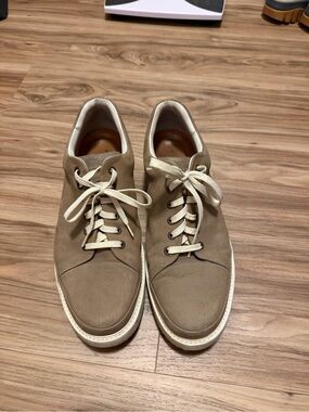 Samuel Hubbard fast taupe